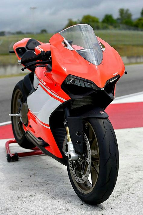 Ducati Motorbike, Xe Ducati, Ducati Motorcycle, Ducati 1199, Moto Ducati, Vespa Scooter, Sports Bike, Futuristic Motorcycle, Ducati Motorcycles