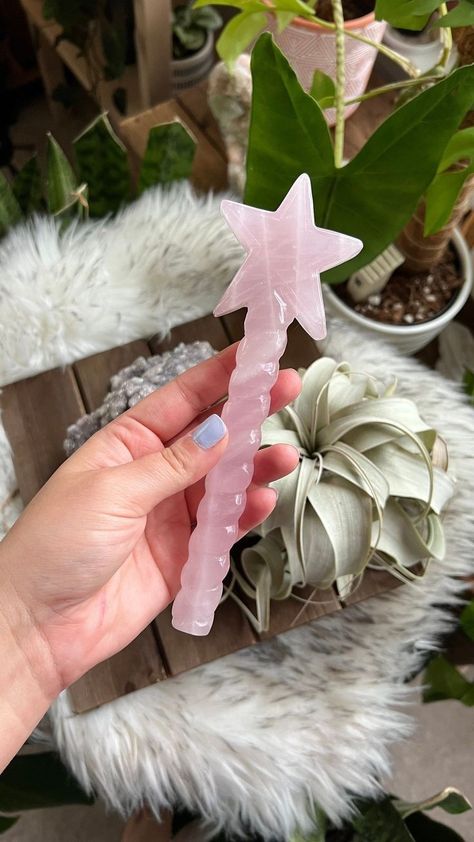 Wand Magic, Magic Crystal, Star Wand, Crystal Vibes, Crystal Aesthetic, Fairy Wands, Pretty Rocks, Crystal Wand, Natural Lighting