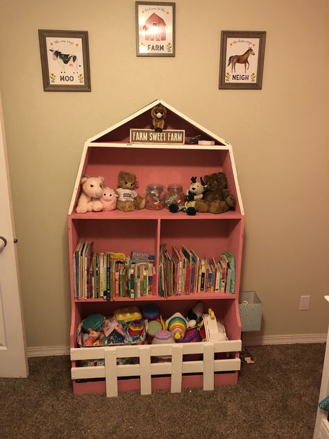 Barn Book Shelf, Farm Playroom Ideas, Farm Theme Playroom, Farm Girl Nursery, Farm Playroom, Barn Bookshelf, Baby Farm Animals Nursery, Barnyard Bedroom, Bookcase Dollhouse