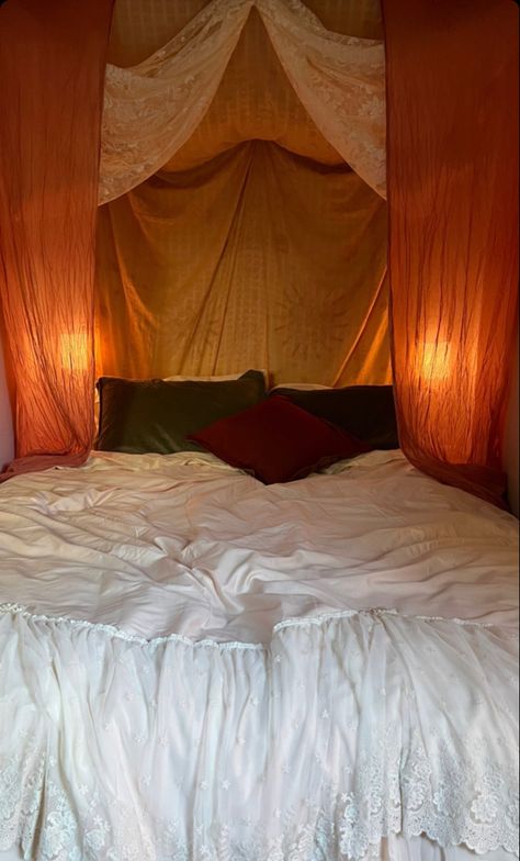 Dorm Aesthetic, Bed Canopy, Room Redo, Canopy Bed, House Room, Room Inspiration Bedroom, Room Ideas Bedroom, Dream Decor, Dream Rooms