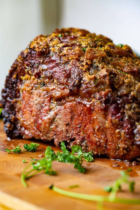 Smoked Christmas Meat, Traeger Prime Rib Roast, Prime Rib Traeger Recipe, Smoked Food Ideas, Traeger Prime Rib, Smoked Prime Rib Recipe, Grilled Prime Rib, Smoked Prime Rib Roast, Smoked Prime Rib