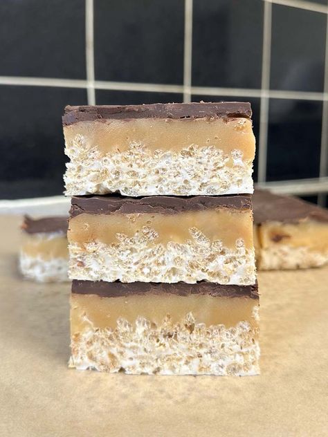 Millionaire Rice Krispies, Million Dollar Rice Crispy Bars, Rice Krispie Millionaire Bars, Ash Baber, Biscoff Cupcakes, Rice Crispy Bars, Millionaires Shortbread, Rice Krispies Recipe, Rice Krispie Bars