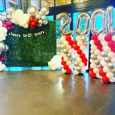 2003 High School Reunion, 20 Yr Class Reunion Ideas, High School Reunion Backdrop Ideas, Graduation Reunion Ideas, Ten Year Reunion Ideas, Reunion High School Ideas, 2013 Class Reunion, 20th High School Reunion Decor, Hs Reunion Ideas