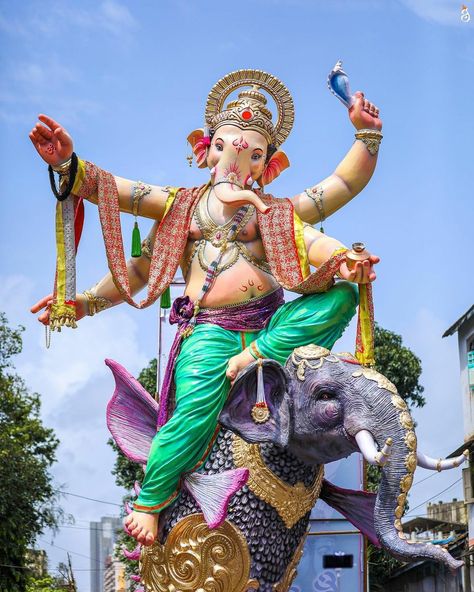 Mumbai Ganesh Murti, Ganpati Photo Hd, Photos Of Ganesha, Ganesh Murti, Ganesh Ji Images, Wedding Album Cover, New Movie Images, Ganapati Bappa, Ganpati Bappa Photo