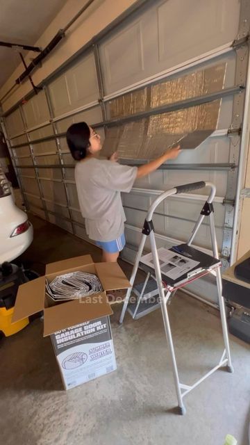 Adriana | Latina Woodworker & DIY Mom 🇲🇽 on Instagram: "Insulating your garage doors is a quick and affordable DIY anyone can do! My garage is an oven and buying insulated garage doors is not in the budget so I bought 2 garage door insulation kits and 3 rolls of reflectix to insulate my 2 garage doors. I spent about $180 and don’t regret taking the time to do this! 😊 Is my garage still hot? Yes. Cuz #texas. 😆 But it’s definitely not as hot as it was before. And the nice thing about these pan Garage Door Into House, Insulate Garage Door Diy, Hide Garage Door From Inside, Magnetic Garage Door Panels, Finishing Garage, Aesthetic Garage, Diy Garage Door Makeover, Painted Garage, Garage Door Lights