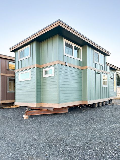 Lopez Tiny House By West Coast Homes [ TINY HOUSE TOWN ] Stationary Tiny House, Tiny Home Lake House, Glam Tiny House, Lowes Tiny House, Tiny Home Exterior Ideas, Tiny Home On Trailer, Tiny House Plans On Wheels, Tiny Home Interior Ideas, Tiny Home Decorating Ideas