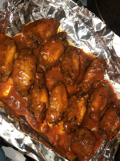 Hot Wings Aesthetic, Wing Stop Aesthetic, Homemade Chicken Wings, Homemade Wings, Wings Aesthetic, Food Tiktok, Spicy Wings, Food Addict, Junk Food Snacks