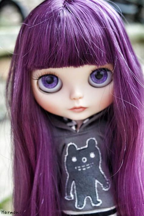 Violet purple hair ooak blythe doll Intercultural Communication, Dark Purple Hair, Big Eyes Doll, Hair Doll, Making New Friends, Gothic Dolls, Creepy Dolls, Pretty Dolls, Ooak Dolls