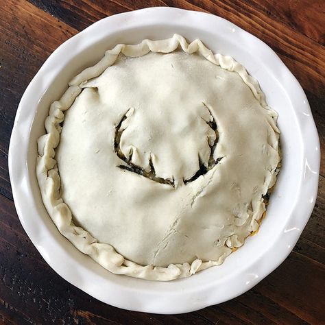 Venison Meat Pie Venison Meat Pie, Venison Pie, Roast Brisket, Venison Meat, Roast Chicken And Gravy, Deer Recipes, Beef Tenderloin Roast, Ground Venison, Deer Meat Recipes