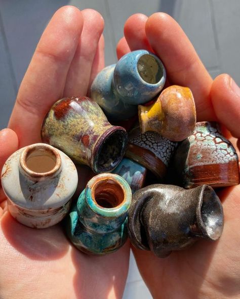 Tiny Vases, Tiny Pottery, Miniature Pot, Vases Ceramic, Miniature Pottery, Pottery Glaze, Pottery Classes, Ceramics Ideas Pottery, Craft Inspiration