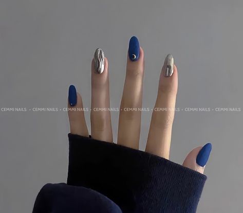 Minimal Nails Art, Mens Nails, Fake Nails Designs, Beauty Hacks Nails, Desain Quilling, Asian Nails, Hello Nails, Silver Nail, Gel Nails Diy