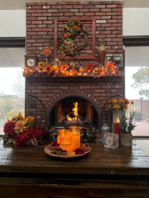 Thanksgiving and fall inspired mantel Thanksgiving Fall Aesthetic, Thanksgiving Aesthetics, Thanksgiving Wallpaper Iphone November, How To Hang Garland On Mantel, Christmas Fireplace Garland, Aesthetic Thanksgiving, Simple Thanksgiving Table Decor, Thanksgiving Vibes, Christmas Garland Mantle