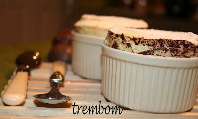 Trembom - English version: Banana and passion fruit soufflè About People, Outdoor Lover, Passion Fruit, Daily Life, Cheesecake, Cupcake, Brazil, Good Food, Fruit