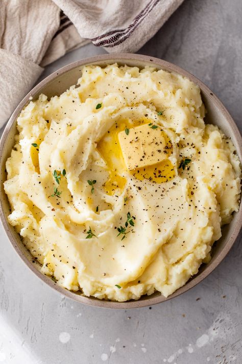 Mashed Potatoes With Milk, Freezing Mashed Potatoes, Mashed Potato Recipe, Garlic Mashed Potatoes Recipe, Creamy Garlic Mashed Potatoes, Julia Childs, Crockpot Mashed Potatoes, Roasted Fingerling Potatoes, Mashed Potatoes Recipe