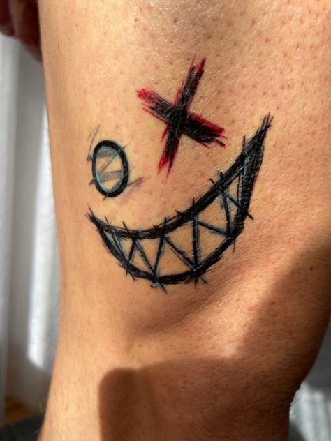 Smile Tattoo Design, Crazy Smiley Face, Tattoo On Face, Smile Vector, Small Wrist Tattoo, Tatuaje Trash Polka, Smiley Face Tattoo, Skull Rose Tattoos, Half Evil