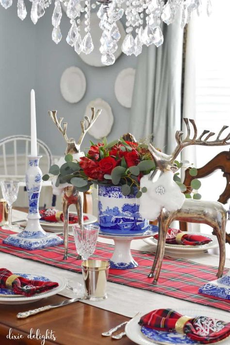 Deck the Halls 2016 {Living + Dining Rooms} – Dixie Delights Tree Decorating Tips, Blue White Christmas, Christmas Tree Decorating Tips, Blue And White Dishes, Blue And White Christmas, Mini Christmas Ornaments, Christmas Tables, Chinoiserie Christmas, Blue Christmas Decor