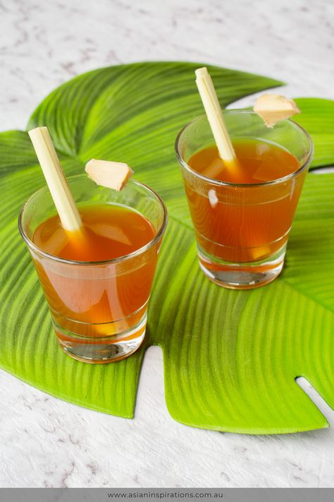 Full of the aroma of ginger and pandan, this beverage is easy and delicious! Brew your own tea at home with this simple recipe for Indonesian Ginger Pandan Tea! Recipe by Asian Inspirations. #indonesiandrink #indonesianbeverage #indonesianrecipe #indodrink #indorecipe #indonesian #indo #recipe #asianrecipe #asianinspirations #gingerpandantea #ginger #pandan #tea #drinksideas #teaideas #spices Malaysian Drinks, Pandan Tea, Ginger Asian, Asian Drinks, Indonesian Recipes, Tea At Home, Spice Island, Ginger Slice, Beverage Recipes