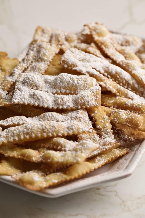 Fried Ravioli Recipe, Fried Pastries, Italian Fries, Italian Donuts, Cooking For Dummies, Recipe Italian, Homemade Ravioli, Sunday Dinners, Italian Pastries