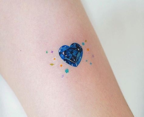 Seashell Tattoo, Mini Tats, Diamond Tattoo, Gem Tattoo, Tattoo Mini, Diamond Tattoos, Heart Tattoos, Amazing Tattoos, Kawaii Tattoo