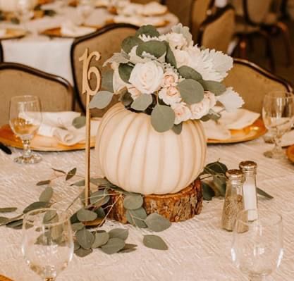 White And Gold Pumpkin Centerpieces, Round Table Pumpkin Centerpiece, White Pumpkin Centerpieces Wedding Wedding Table Decor, White Pumpkin Vase Centerpiece, Pumkin Decoration Wedding, Small Pumpkin Centerpieces, White Pumpkin Wedding Decor, Pumpkin Baby Shower Centerpiece, Pumpkin Wedding Centerpieces