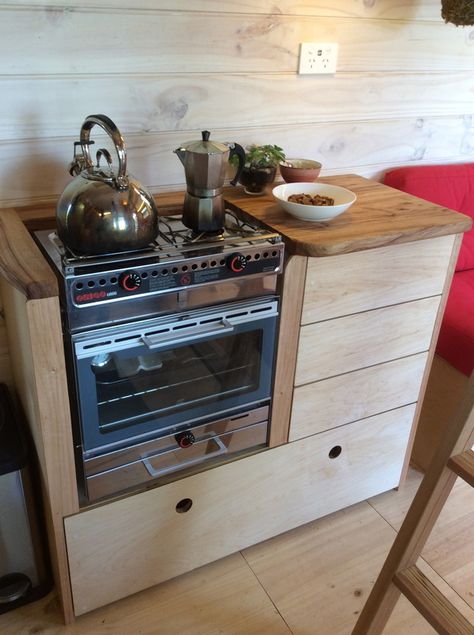 Handmade tiny house with self-built woodstove is home to family of three (Video) | TreeHugger Tiny House Kitchen Design, House Kitchen Design Ideas, House Kitchen Design, Self Build Houses, Kombi Home, Best Tiny House, Tiny House Kitchen, Tiny House Movement, House Design Kitchen