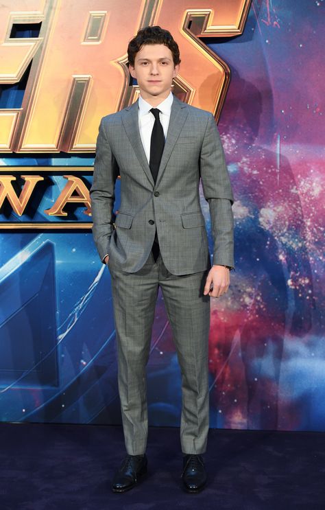 20 Handsome Photos of Tom Holland That Will Give You Butterflies in Your Stomach Tom Holland Suit And Tie, Photography Genres, Suit White, Fav Celebrities, Check Suit, Dapper Gentleman, Rule Of Thirds, Avengers Infinity, Black Ties