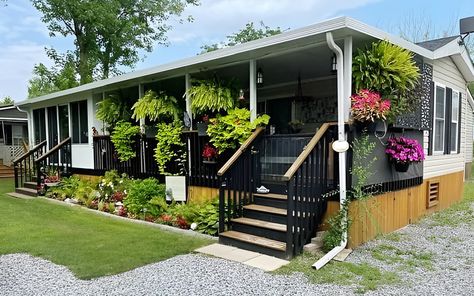 Mobile Home Park Yard Ideas, Landscaping Around Mobile Home, Underpinning Ideas Mobile Home, Manufactured Home Landscaping, Diy Mobile Home Skirting, Porch Stain, Adding A Front Porch, Mobile Home Landscaping Ideas, Mobile Home Landscaping