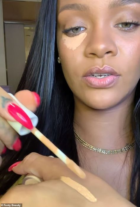 channel Rihanna Makeup Tutorial, Fenty Beauty Products, Fenty Makeup, Beauty Blender Set, Rihanna Makeup, Rihanna Fenty Beauty, Fenty Beauty Makeup, Beauty Tutorial, Beauty Makeup Tutorial