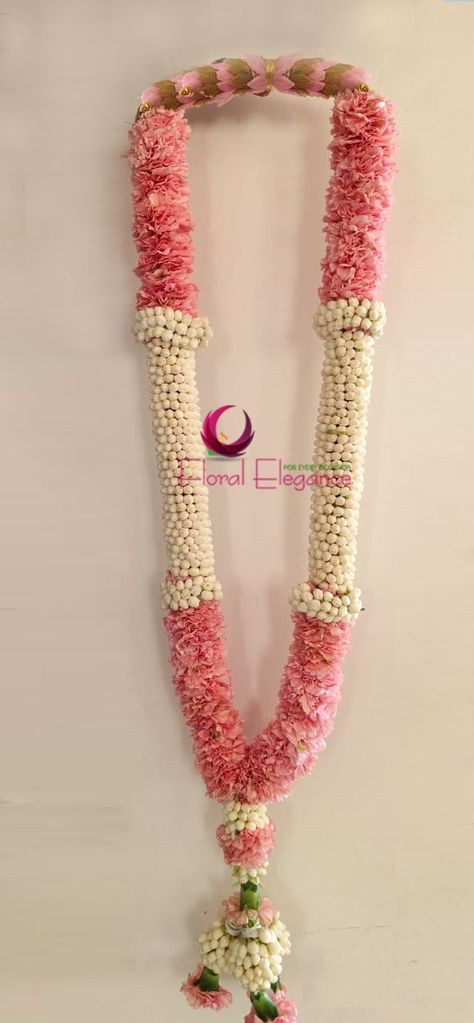 Poo Malai For Engagement, Carnation Garland Wedding Indian, Poola Malalu For Wedding, South Indian Garlands Wedding, Poo Malai For Wedding, Pula Dandalu For Wedding, Maalai For Wedding Reception, Garland For Wedding Indian Bride, Pelli Poola Jada Indian Bridal Latest