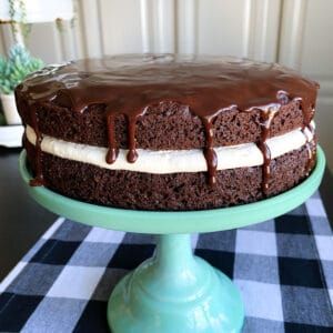 Easy Ding Dong Cake - Picky Palate Suzy Q Cake, Ding Dong Cake Recipe, Chocolate Swirl Cheesecake, Ding Dong Cake, Picky Palate, Devils Food Cake Mix Recipe, Snack Cakes, Chocolate Cake Recipe Easy, Easy Chocolate Cake