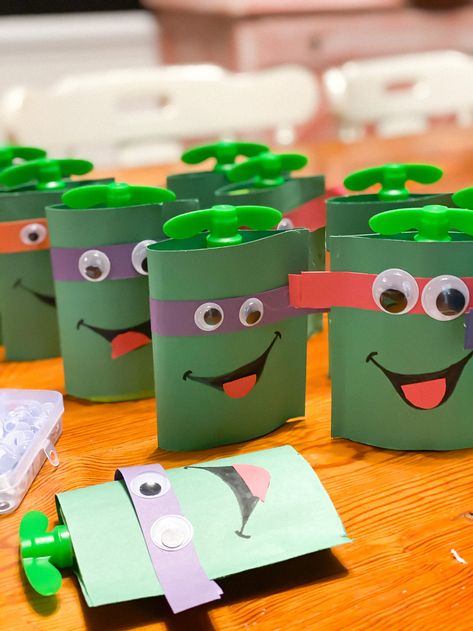 DIY, ninja turtle valentines – Heape of Love Turtle Valentines Boxes, Ninja Turtle Valentines, Turtle Valentines, Diy Ninja, Ninja Turtle Costume, Ninja Turtles Birthday Party, Turtle Costumes, Ninja Turtle Birthday, Turtle Birthday