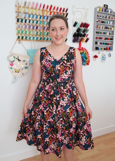 Get Scared, Kwik Sew Patterns, Sew Patterns, Kwik Sew, Viscose Dress, Cut It, Lovely Dresses, Hot Weather, Dress Backs