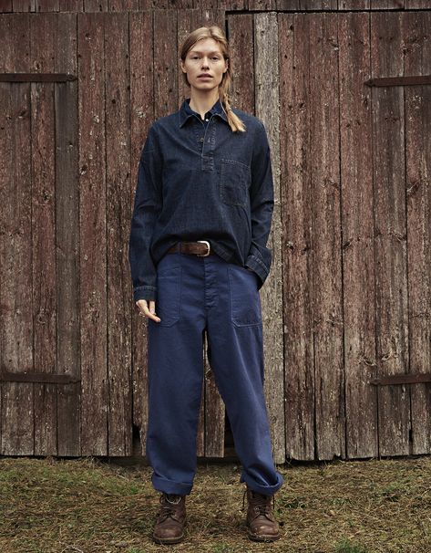 Carpenter Pants Outfit, Carpenter Outfits, Butch Fashion, Worker Jacket, Vintage Workwear, Linen Shirt Dress, Fashion Project, Work Wear Women, Carpenter Jeans