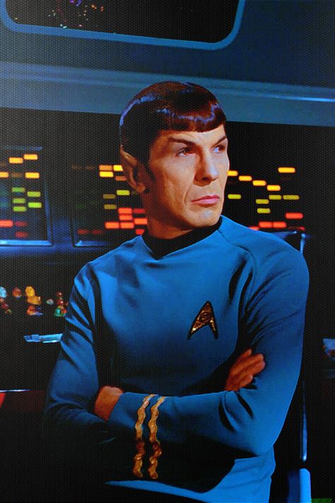 'Spock' on 'Star Trek: The Original Series' Star Trek Crew, Star Trek Wallpaper, Star Trek Poster, Star Trek Cast, Star Trek 1, Star Trek 1966, Star Trek Spock, Mr Spock, Star Trek Tv