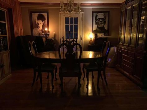 Addams Family Kitchen, Goth Dining Room, Gothic Dining Room, Punk Room, Goth House, Gothic Room, Dark Decor, Creepy Houses, Horror Decor