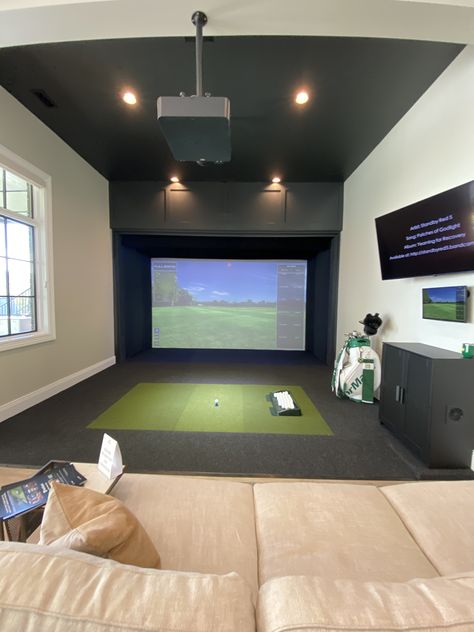 Indoor Golf Simulator Man Cave, Basement Golf Simulator, Golf Simulator Room Design, Rooftop Amenities, Golf Studio, Golf Man Cave, Golf Lounge, Simulator Room, Backyard Golf