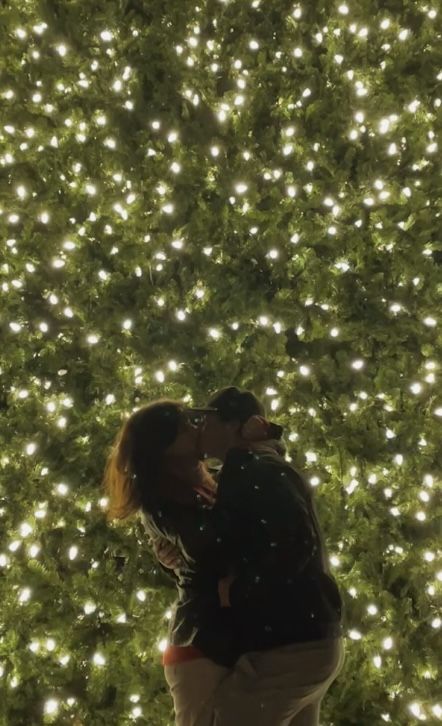 Christmas Dates, Christmas Boyfriend, Christmas Couple Pictures, Xmas Couple, Bf Goals, Dream Dates, Christmas Couples, Christmas Date, Christmas Dreaming