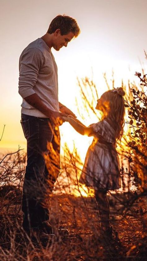 A father daughter love is the best there is💙❤️ Waistcoats Men, Father Daughter Poses, Wallabees Outfit, Yeezy Men, Father Daughter Pictures, Guy Quotes, Father Daughter Photos, Daughter Photo Ideas, Father Daughter Photography