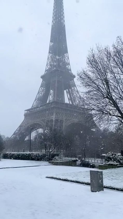 Eiffel Tower At Christmas, Eiffel Tower Snow, France Snow, Paris Explore, Nature Paris, Snowy Paris, Paris Snow, Paris Video, Pictures Of Nature