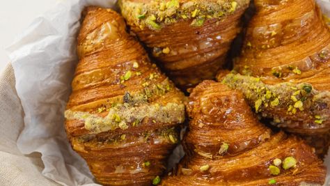 How To Turn Costco's Croissants Into A Bakery-Style Treat For Pistachio Lovers Costco Croissants Ideas, Costco Croissants, Pistachio Croissant, Croissant Recipe, Ultimate Breakfast, Breakfast Treats, How To Turn, Powdered Sugar, Pistachio