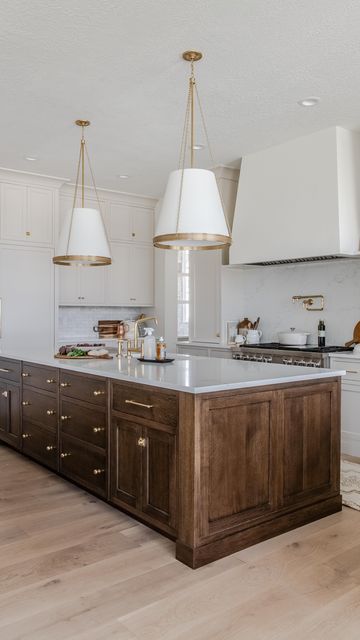 Walnut Kitchen Island, Walnut Kitchen Cabinets, Dark Wood Kitchens, Walnut Kitchen, Wood Kitchen Island, Brown Kitchens, Wood Kitchen Cabinets, Kitchen Inspiration Design, Wood Kitchen