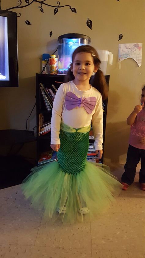 Diy Toddler Mermaid Costume, Diy Mermaid Tail Costume, Diy Kids Mermaid Costume, Little Mermaid Diy Costume, Little Mermaid Costume Diy, Diy Little Mermaid Costume, Toddler Mermaid Costumes, Diy Mermaid Costume, Adult Costumes Diy