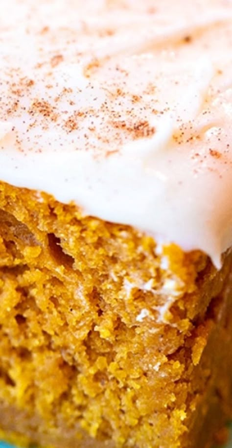 Pumpkin Cream Cheese Bars, Pumpkin Bars With Cream Cheese, Healthy Pumpkin Dessert, Muffins Pumpkin, Cake Texture, Best Pumpkin Bread Recipe, Bars With Cream Cheese Frosting, Bars With Cream Cheese, Bread Healthy