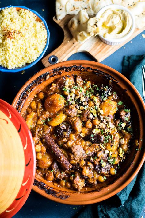 Moroccan Lamb Tagine Lamb Tagine Recipe, Moroccan Lamb Tagine, Arabisk Mad, Tagine Cooking, Lamb Tagine, Scallions Recipes, Moroccan Lamb, Moroccan Recipes, Coctails Recipes