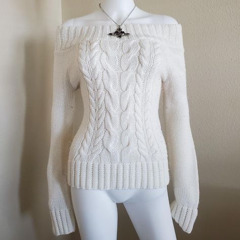 Cute Sweaters White, Outfits With Sweaters Aesthetic, White Sweater Aesthetic, Coquette Sweaters, Sweater Outfits Aesthetic, White Knit Sweater Outfit, White Off Shoulder Sweater, White Winter Sweater, Invierno Aesthetic