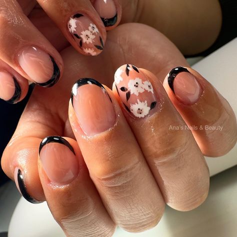 Black Nails With Flowers, Black Floral Nails, Hibiscus Nail Art, Black French Nails, Black French Tips, Floral Nail Designs, Floral Nail Art, Flower Nail Art, Prom Nails