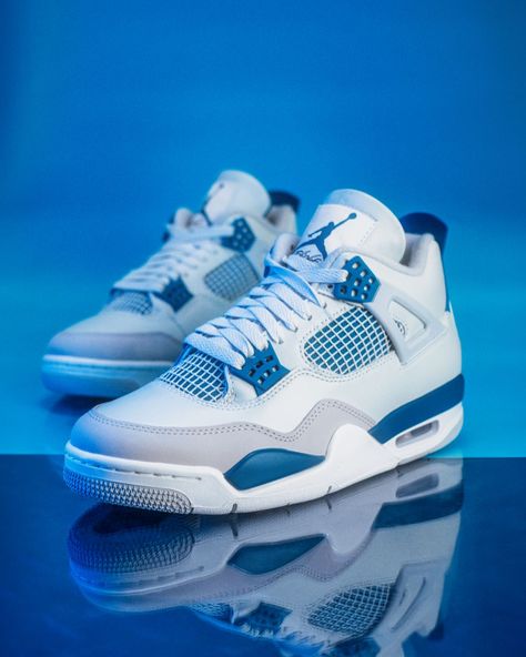 Military Blue Magic: A Detailed Look at the Air Jordan 4 (Shot on Sony a7iv) #seenbyluigijohnc #sneakwithluigi Calling all sneakerheads! We’re diving deep into the details of the legendary Air Jordan 4 “Military Blue” (aka “Industrial Blue”). This OG silhouette gets the spotlight with a premium execution, and these on-feet pics are about to have you drooling. (Shot with the Sony a7iv & Tamron 28-75mm lens. Lighting courtesy of the Amaran COB 60x & 200x with PT2c light tubes. Edited with Lumi... Air Jordan Bleu, Air Jordan 4 Military Blue, Blue Jordan 4’s, Jordan Shoes Outfit Men, Light Blue Jordans, Jordan 4 Blue, Jordan 4 Military Blue, Military Blue 4s, Blue Shoes Men