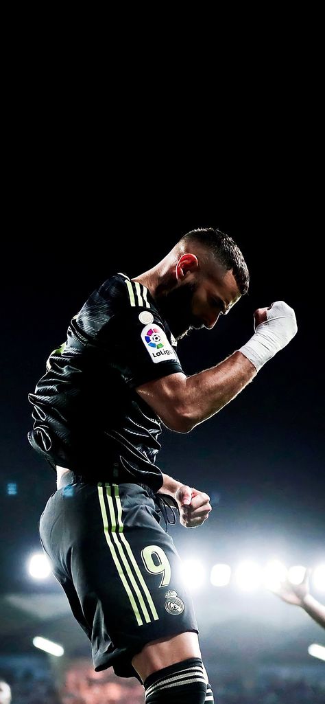 Benzema Wallpapers Hd Wallpaper, Karim Benzema Wallpapers, Benzema Wallpapers, Aesthetic Football Wallpaper, Real Madrid Aesthetic, Benzema Wallpaper, Wallpaper Benzema, Real Madrid Poster, Madrid Aesthetic