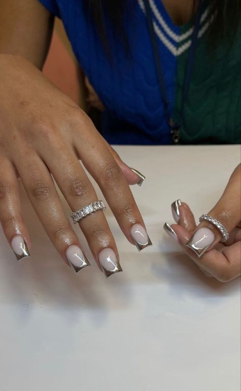 Basic Summer Acrylic Nails, Short Sliver Nails, White Chrome Nails Square, Short Nail Overlay Ideas, Silver Short Nails, Silver White Nails, Short Nails Birthday, Extra Short Acrylic Nails, Silver Nails Short