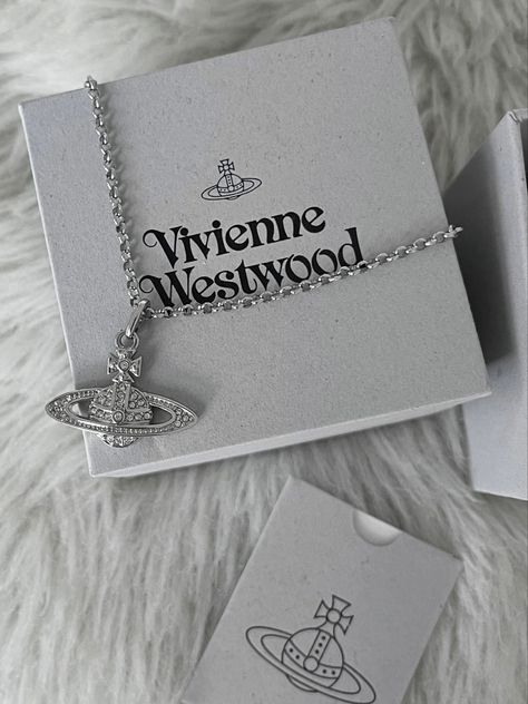 Vivirnnr Westwood, Vivienne Westwood Jewellery Aesthetic, Vivien Westwood, Vivienne Westwood Necklace, Westwood Necklace, Vivienne Westwood Jewellery, Dope Jewelry Accessories, Jewelry Aesthetic, Dope Jewelry